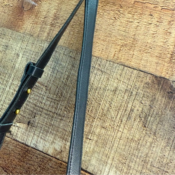 Madewell The Transport Leather Camera Bag: Puffy Edition - Picture 8 of 10